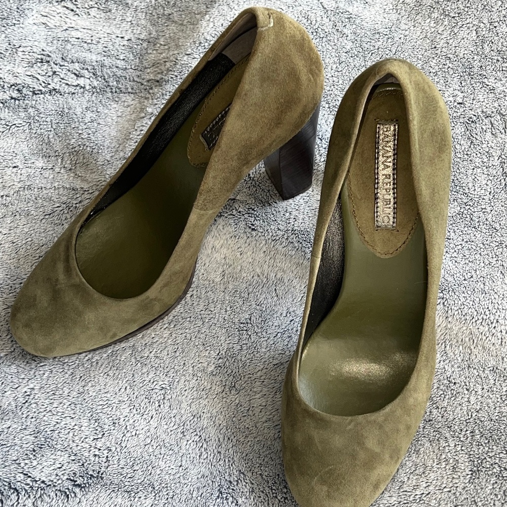Banana Republic platform heel